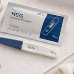 Teste de grossesse positif faible : ligne pâle, hCG et ligne d’évaporation